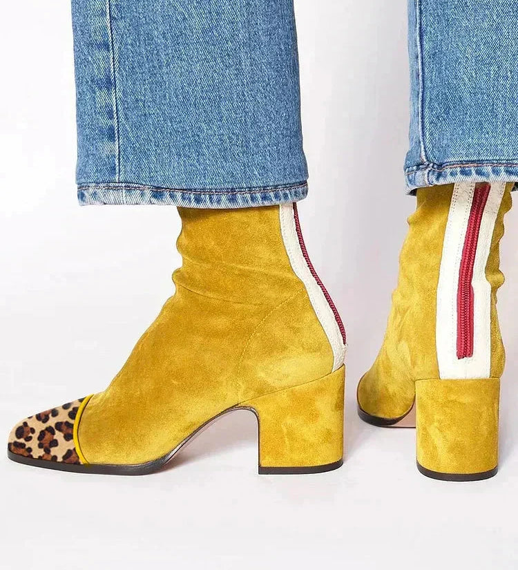 Alma – Veloursleder-Stiefeletten mit Absatz