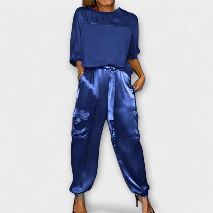 Set in raso color kaki con top e pantaloni