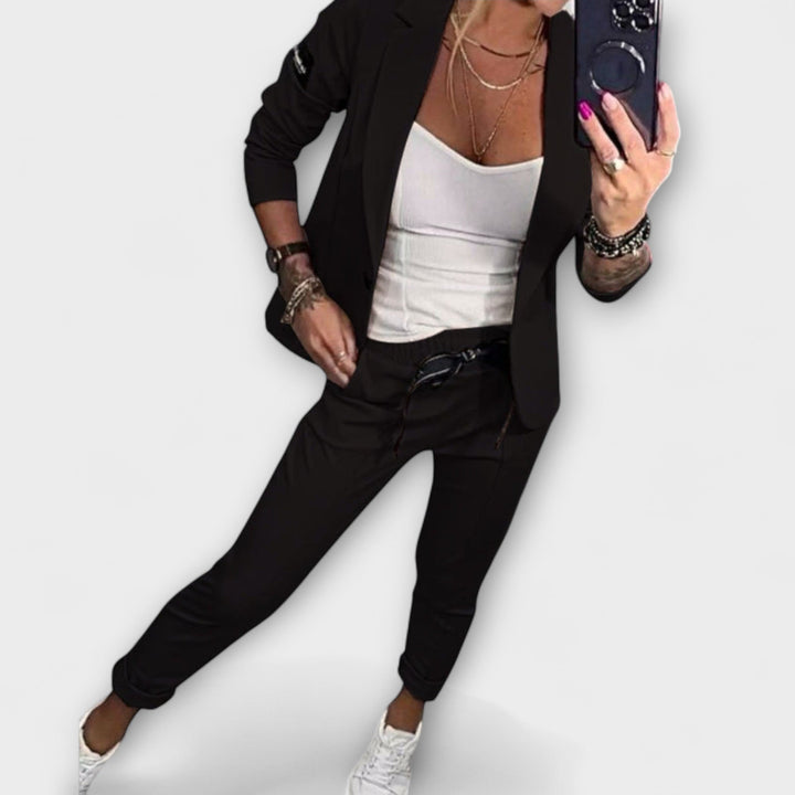 Malou - Completo beige con top, blazer e pantaloni