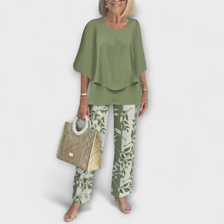 Rosamund - Ensemble vert avec chemisier et pantalon