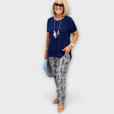 Arielle - Dunkelblaues Sommer-Ensemble mit Print