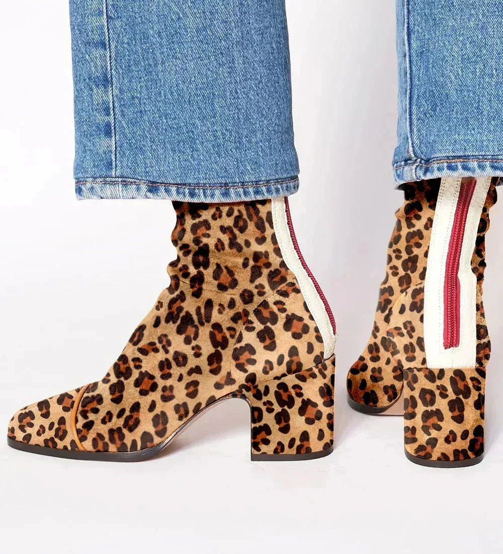 Alma – Veloursleder-Stiefeletten mit Absatz