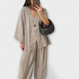 Jacqueline - Braunes Set mit V-Top und Hose