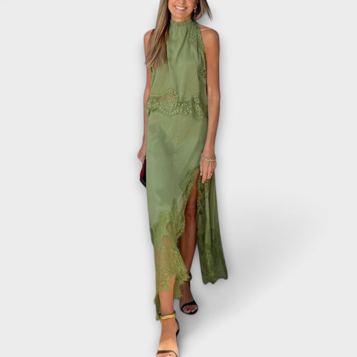 Kaia - Ensemble vert avec chemisier et jupe fendue