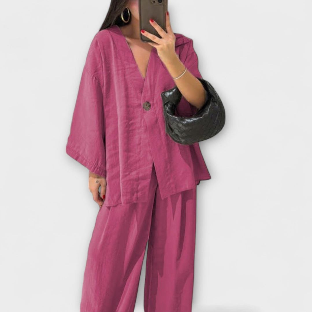Jacqueline - Braunes Set mit V-Top und Hose