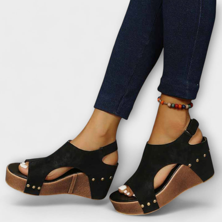 Edeltraud - Sandales compensées à clous