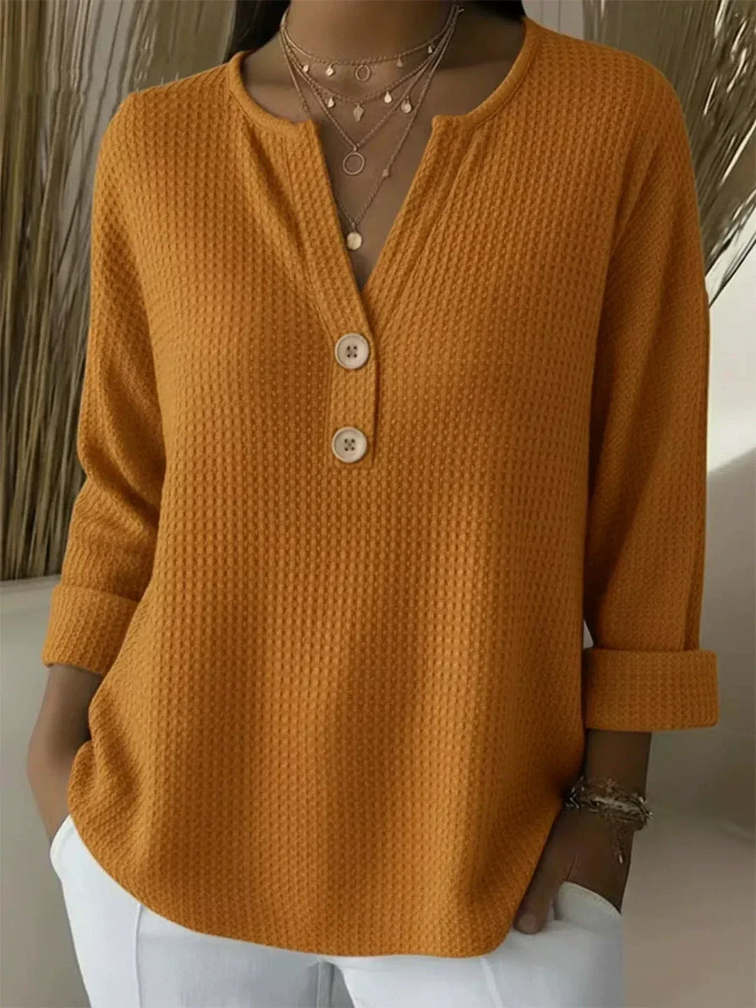 Lucía | T-shirt Henley strutturata con bottoni