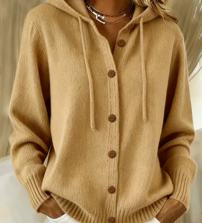 Begoña | Strickjacke mit Kapuze und Knöpfen