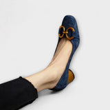 Mathilde - Pumps mit Goldener Schnalle