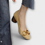 Mathilde - Pumps mit Goldener Schnalle