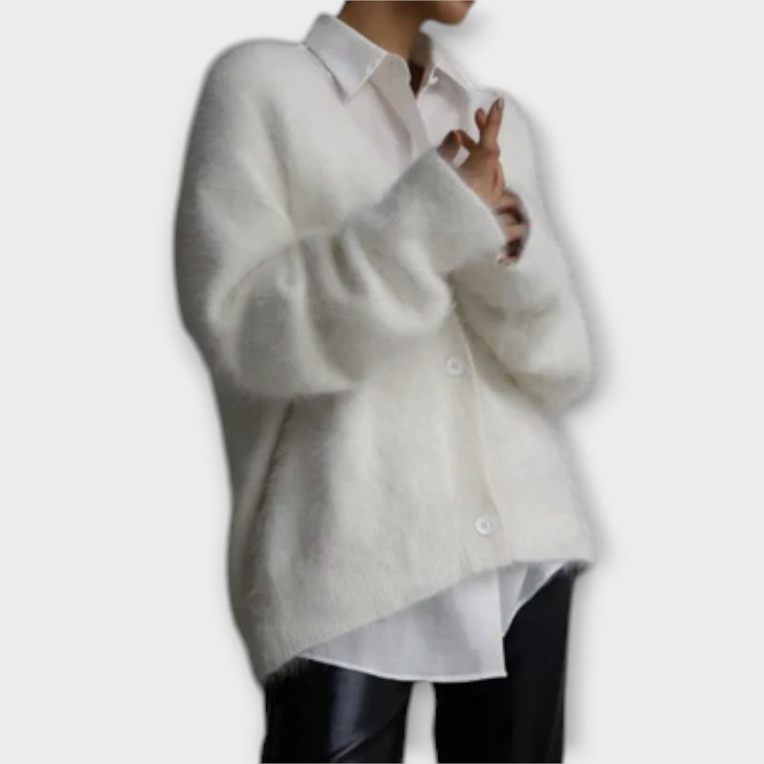 Dahlia - Élégant cardigan duveteux beige