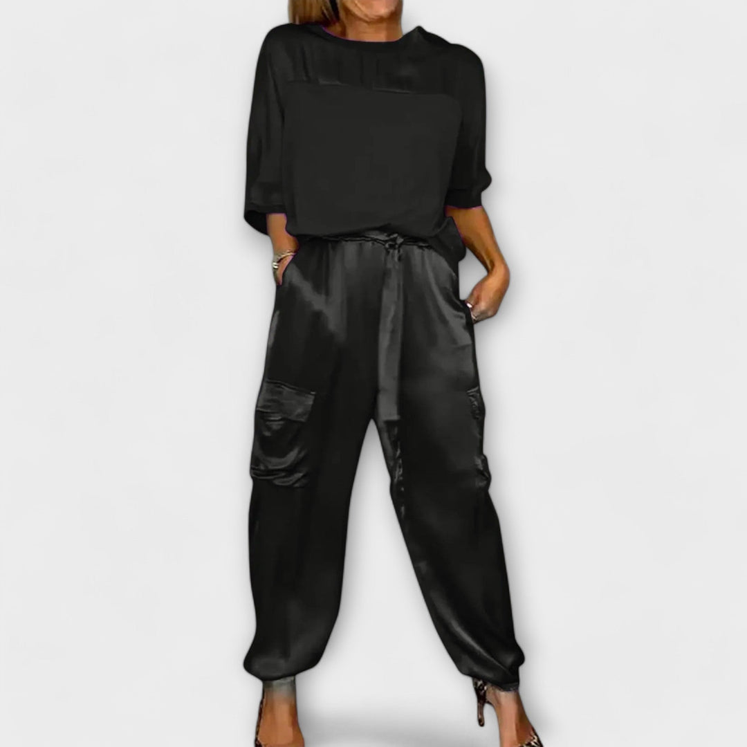 Set in raso color kaki con top e pantaloni