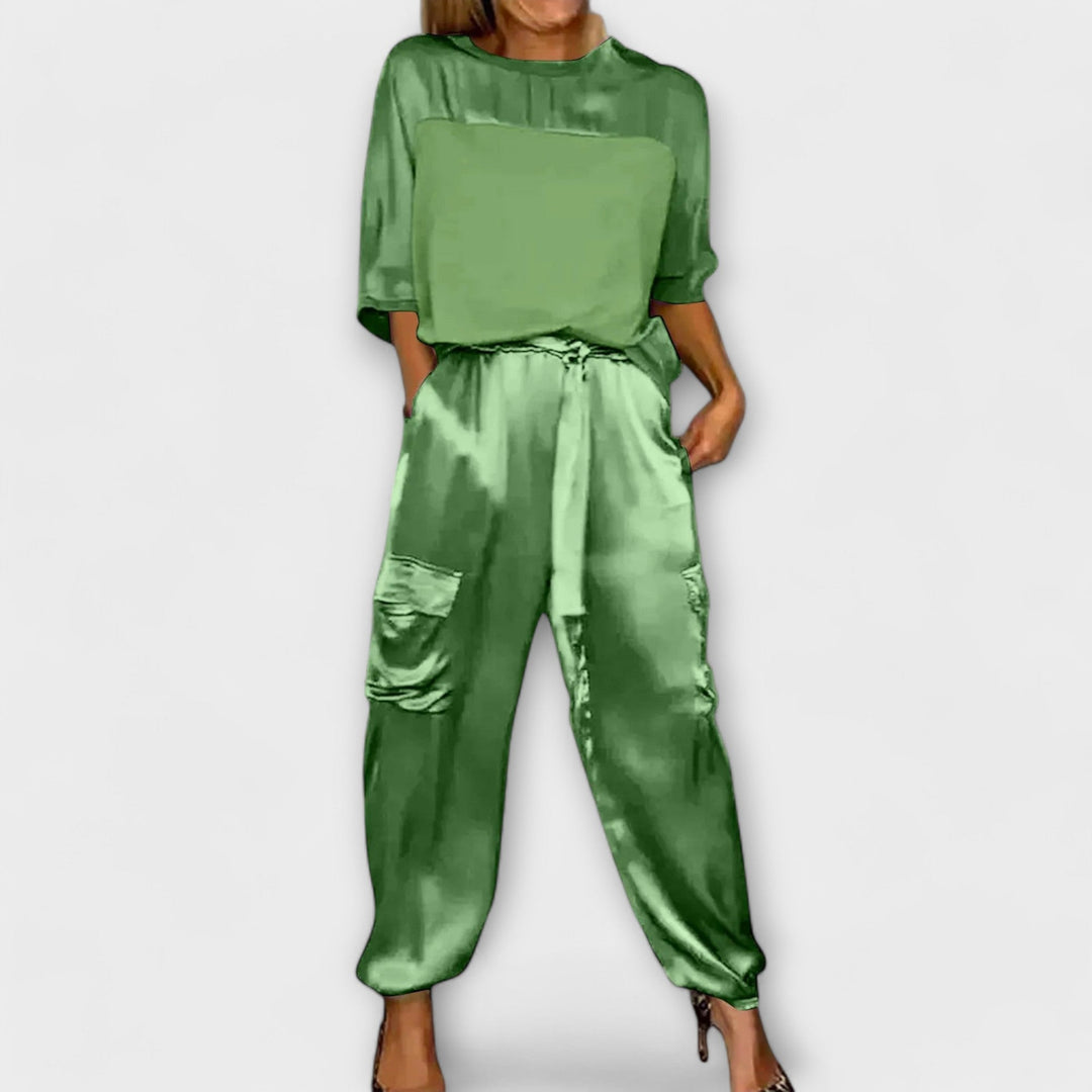 Set in raso color kaki con top e pantaloni