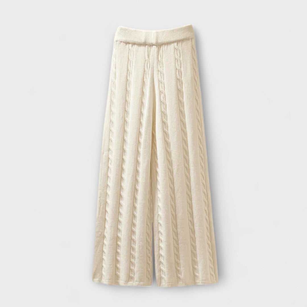 Sasha - Cremefarbenes Strick-Ensemble mit Weste