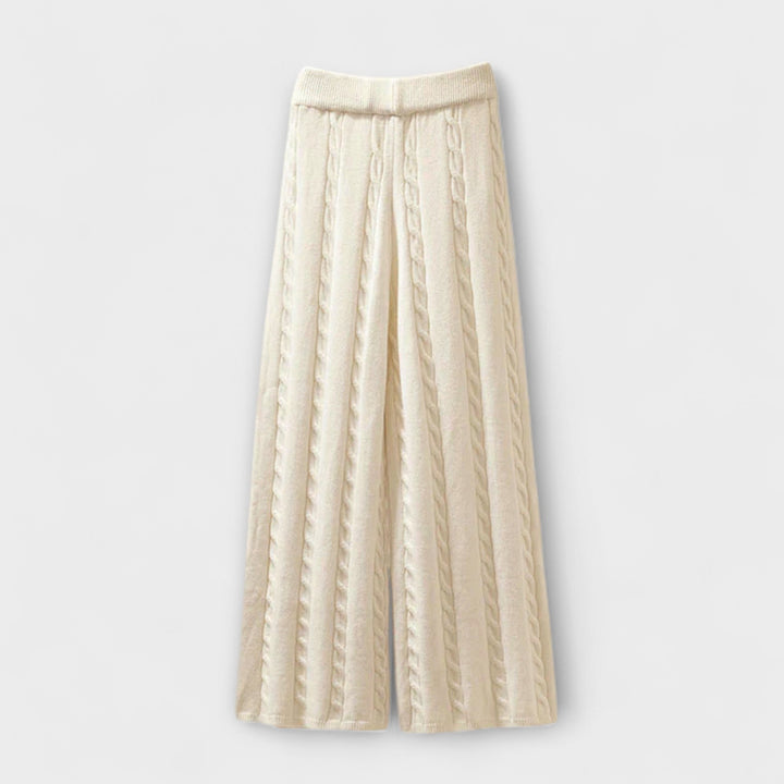 Sasha - Cremefarbenes Strick-Ensemble mit Weste